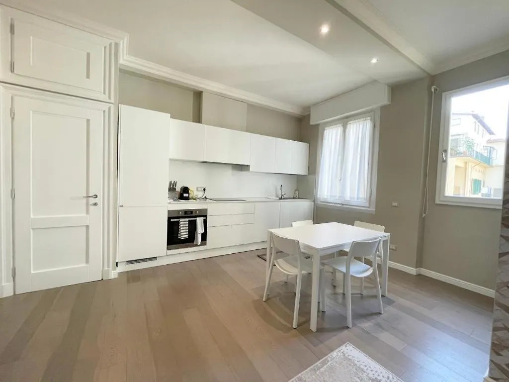 Isidoro Apartment Флоренция